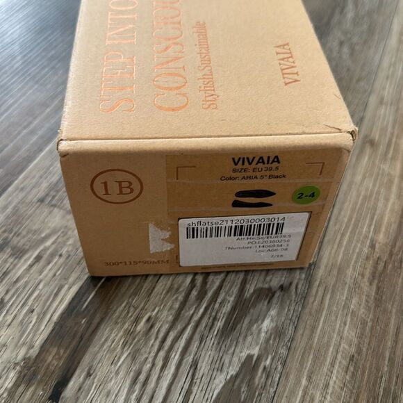 Classic Black Women's Flats - Picture 5 of 5